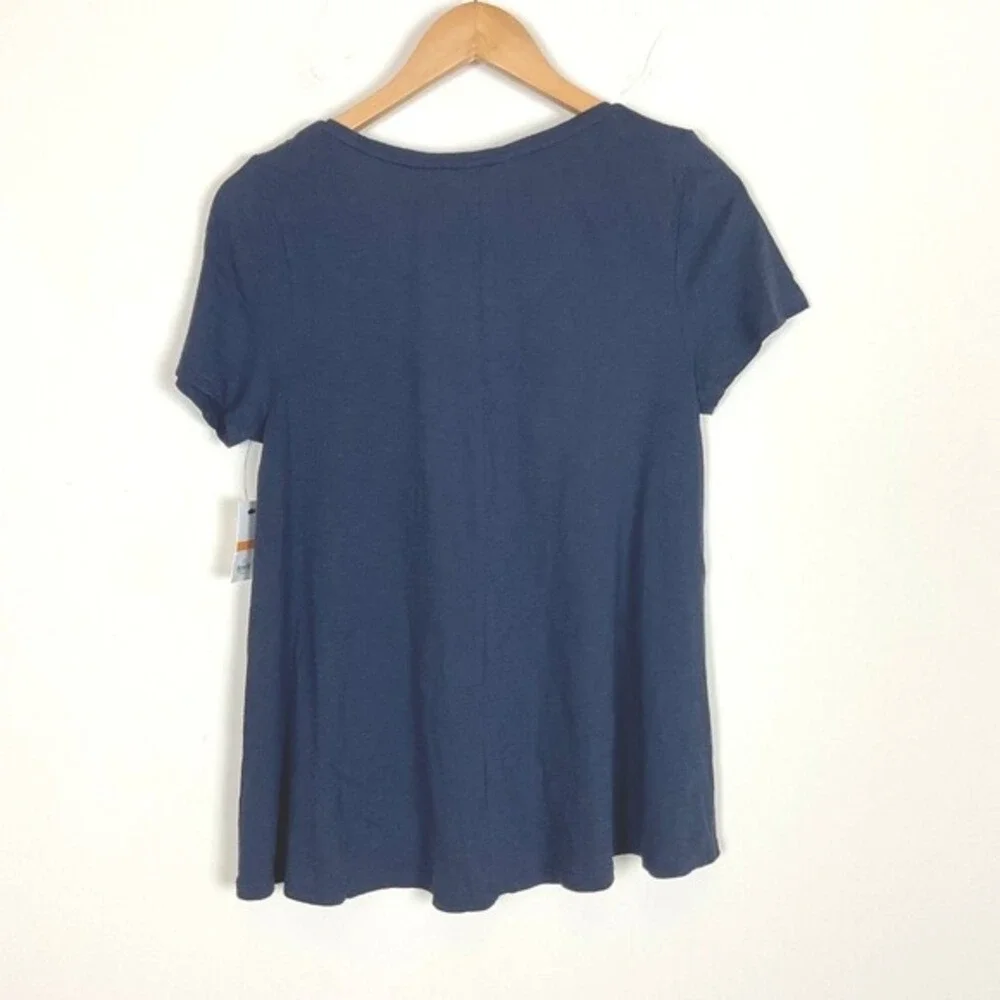 2/$20 New with tags Crown & Ivy Authentic Navy Tee Small‎ - Picture 2 of 2